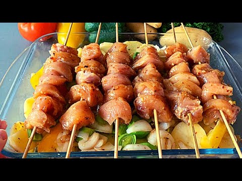Видео: Шашлык в духовке // Шашлык из курицы ! Сочный и ароматный Куриный шашлык !!!