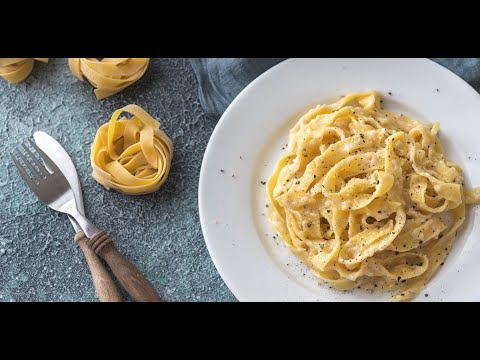 Видео: Свежая домашняя паста! Тесто для пасты и вкусный обед из него -Феттуччине Альфредо в сливочном соусе