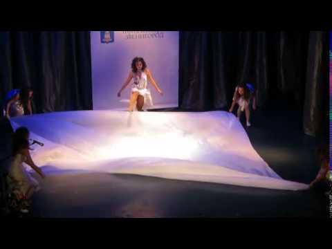 Видео: Коллектив Art Dance - танец "Свет и тьма"