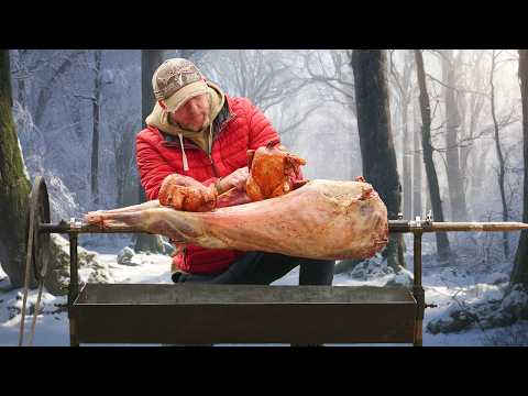 Видео: Как приготовить целого барана на вертеле?