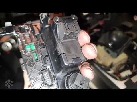 Видео: Audi A4 B8 - как снять панель и печку