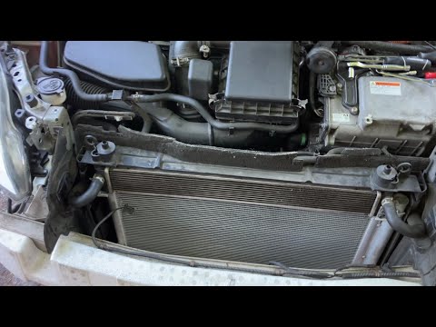 Видео: Приус 30 Радиатор кондиционера и помпа омывателя стекла.