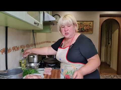 Видео: Готовила обед. Очень вкусные крученики в подливе