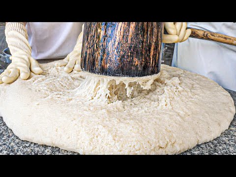 Видео: Удивительные навыки! Лучший мастер по приготовлению традиционных рисовых лепешек в Корее