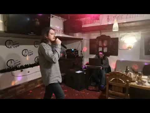 Видео: Роман Белоусов в Баре имени М Круга (Тверь 04.01.23) *Девочка Синеглазая *