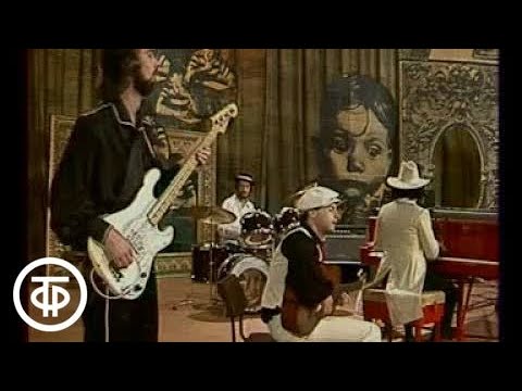 Видео: Ансамбль "Квадро" исполняет "Чардаш" Витторио Монти