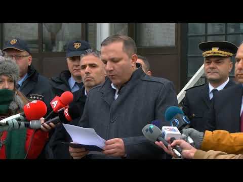 Видео: Трагедија во Штип, враќајки се во рикверц ги прегазил другарите, еден загина, еден е тешко повреден