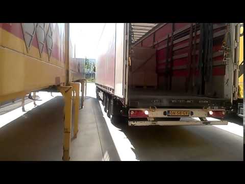 Видео: Водитель-новичок на фуре, сдает задом 1й раз в жизни!!! (№ 27).