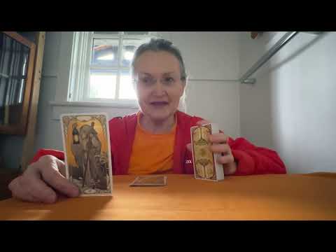 Видео: Что с ним произошло из за Вас? Что мужчина думает сейчас. Что конктетно советуют карты? ✨ 🏠 💯#Колена