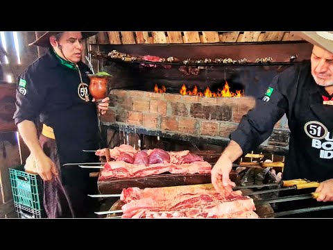 Видео: Типичное барбекю гаучо на юге Бразилии