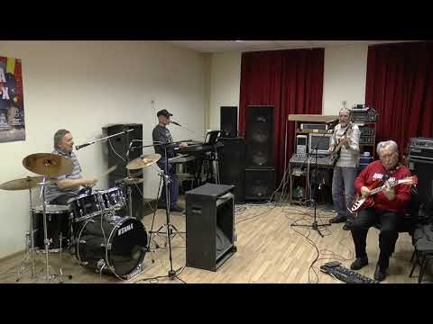 Видео: Люди встречаются. Кавер группа "ВИА 70-х Белоомут" Клуб по интересам.