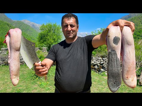 Видео: Шашлык из ГОВЯЖЬЕГО ЯЗЫКА и ПЕЧЕНИ! Такое блюдо нужно кушать только на ПРИРОДЕ!