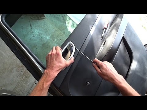 Видео: Peugeot 307. Обшивка двери, как снять.