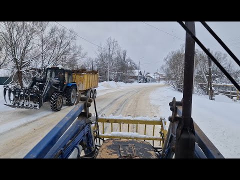 Видео: Вытаскиваем в "ДВЕ ТЯГИ" по снегу остатки кормов сенажа. Больше туда не поедем. За  Русь !