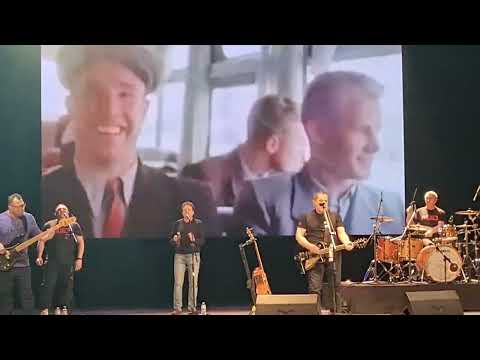 Видео: ЛЮБЭ  в Кургане, Филармония, концерт 03.12.23