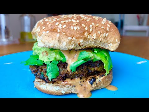Видео: Бургер с грибами и черной фасолью