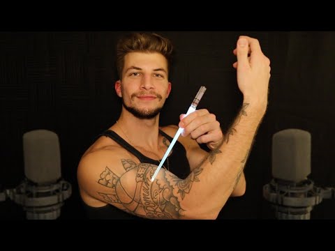 Видео: ASMR: отслеживание, расчесывание и объяснение моих татуировок