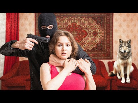Видео: Грабители ворвались к женщине в дом за иконами, но горько пожалели, встретившись с этим зверем