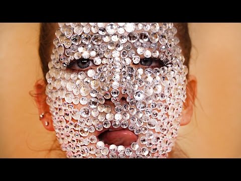 Видео: МАКИЯЖ из СТРАЗ !!!! - Дженна Марблс