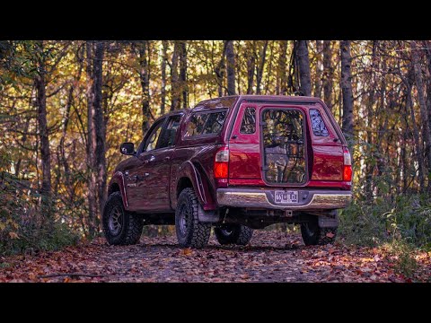 Видео: Внедорожные путешествия и кемпинг на Toyota Tundra первого поколения | Overlanding