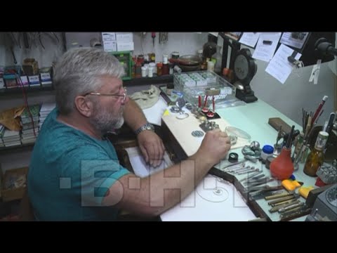 Видео: ЗЛАТНИ РЪЦЕ - МАЙСТОР ЧАСОВНИКАР (2020)