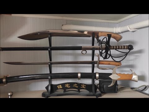 Видео: Кукри, Меч Македонского или просто сикира ?