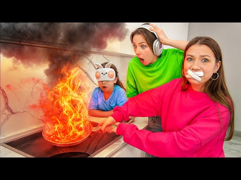 Видео: СЛЕПОЙ ➔ ГЛУХОЙ ➔ НЕМОЙ Готовят одну пиццу / Вики Шоу