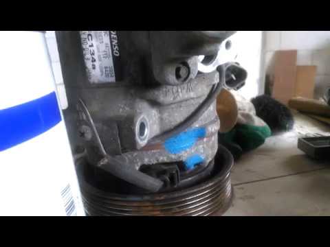Видео: Замена компрессора кондиционера Toyota RAV4 `03