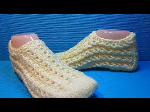 Видео: #704 Ажурные следки спицами /уютные тапочки.