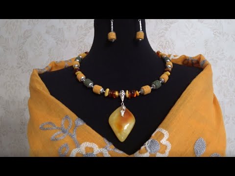 Видео: Чароит, янтарь, жемчуг, гелиотроп... для Марины Кернос.