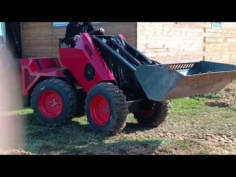 Видео: Погрузчик YTM снимает жёсткий дерн.