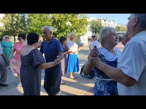 Видео: Эх, денежки деньжата! Белгород, парк победы, белгородские танцы.