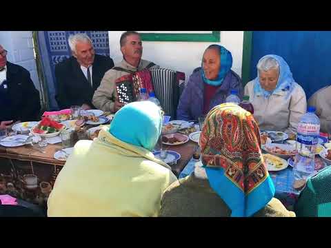 Видео: Яке чудове виконання і застілля в селі хто пам'ятає такі часи 