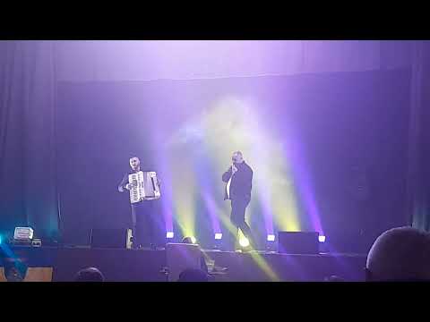 Видео: Юрій Дякунчак та Володимир Наконечний - червону руту нешукай вечорами