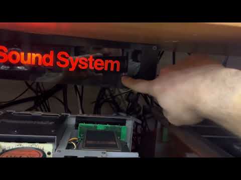 Видео: Technics Se-A100 . Замена лампочек подсветки.