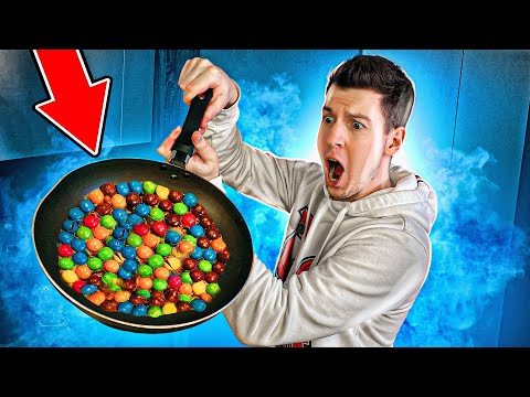 Видео: Что Будет, если ПОДЖАРИТЬ M&M's ? Проверка САМЫХ *ВИРУСНЫХ* ЛАЙФХАКОВ из ТикТок !
