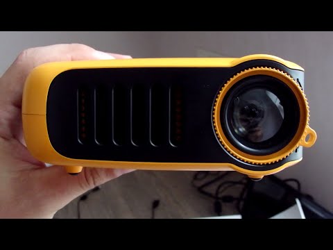 Видео: Мини проектор А2000 карманного типа. Работает от Power Bank
