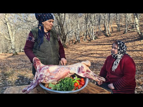 Видео: Целый Барашек Томленый в Луке и Помидорах в Казане на Костре