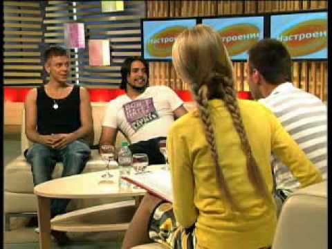 Видео: Группа "Корни" в программе "Настроение"