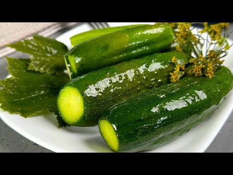 Видео: МАМИНЫ малосольные ОГУРЧИКИ, вкуснее НЕТ! Рецепт малосольных огурцов ! Сегодня готовлю - завтра едим