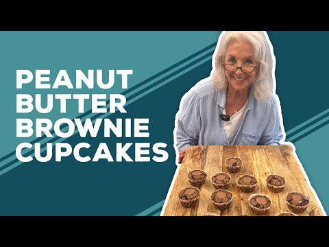 Видео: Любимые и лучшие блюда: рецепт капкейков с арахисовым маслом и брауни | Идеи для маленьких брауни...