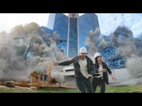 Видео: Разрушение небоскрёба с помощью реальных Angry Birds