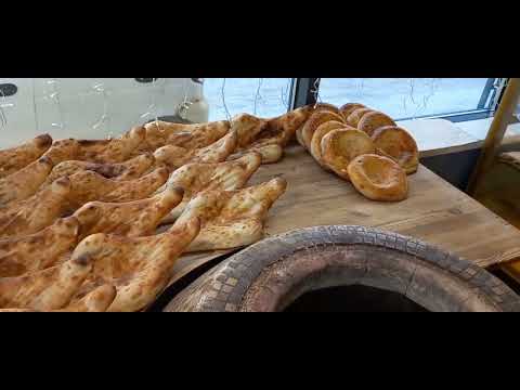 Видео: Шотис пури.  Коротко как эти вкусняшки пекутся в тандыре.