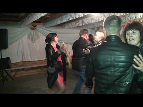 Видео: Танець з віником. Одна із версій. Весілля Розтоки. -  Roztoky wedding. Dance with a broom.