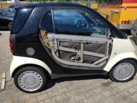 Видео: КАК СНЯТЬ ПЛАСТИК ДВЕРИ СМАРТ,Smart for two,city cupe,450