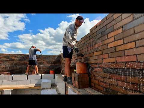 Видео: Дом растет вверх, второй этаж построен! The house is growing up, the second floor is built!