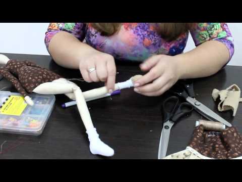 Видео: Видео-совет как создавать обувь для куклы тильда