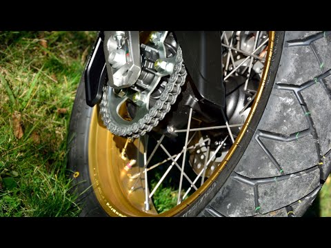 Видео: Honda CRF 1000 Africa Twin техобслуживание мотоцикла,топливного насоса и мысли о колесах.