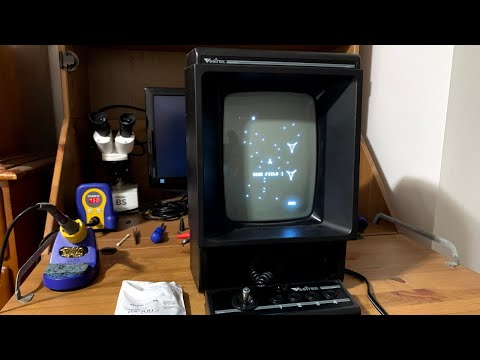 Видео: Ремонт консоли Vectrex! Разборка, замена конденсатора и демонстрация.