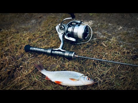 Видео: Плотва пішла навіть на спінінг. Мормишинг ранньою весною.
